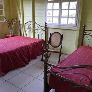  Hébergement de vacances Magnifique à De Bas, Les Saintes